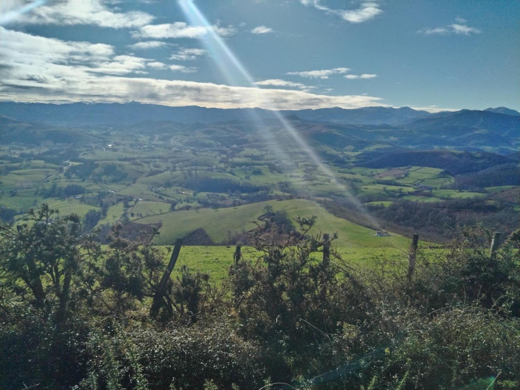 Gites Mendiburia Iholdy Bagian luar foto